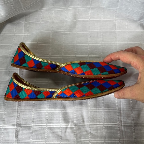 Traditional Handcrafted Colorful Women's Jutti Shoes Leather - Picture 6 of 14